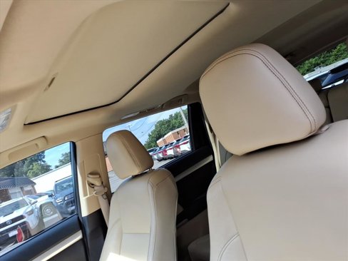 Used 2017 Toyota Highlander XLE image 8