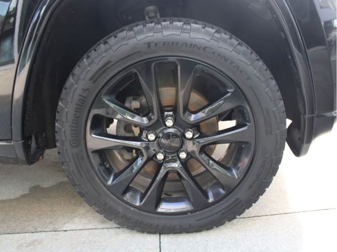 Certified 2020 Jeep Grand Cherokee Altitude image 38