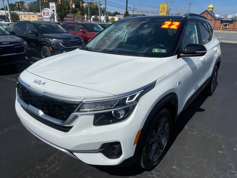 Certified 2022 Kia Seltos S image 3