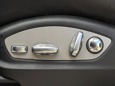 Used 2018 Porsche Macan S image 16