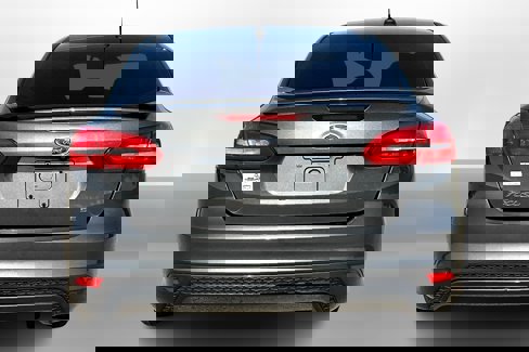 Used 2016 Ford Focus SE w/ SE Sport Package image 4