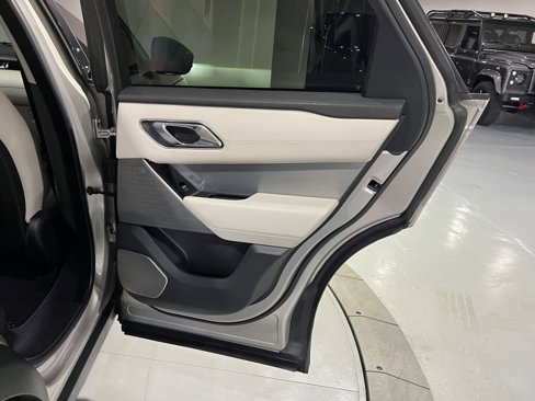 Used 2018 Land Rover Range Rover Velar R-Dynamic HSE image 49