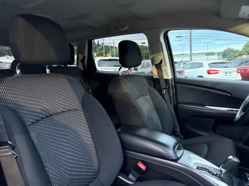 Used 2020 Dodge Journey SE image 34