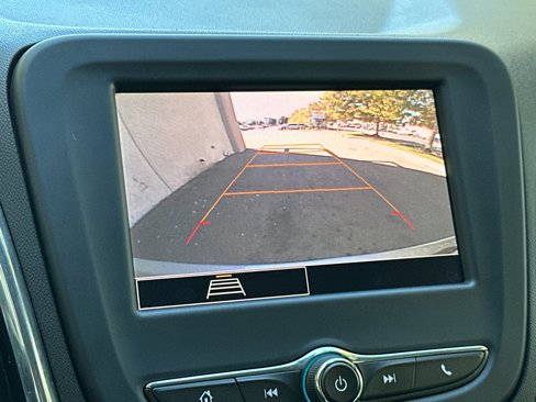 Used 2023 Chevrolet Equinox LT image 22