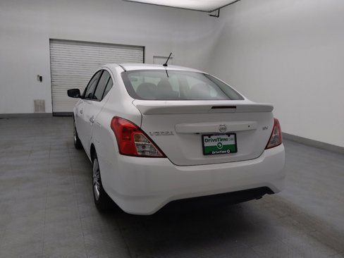 Used 2019 Nissan Versa SV image 6