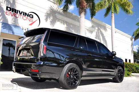Used 2024 Cadillac Escalade ESV Sport Platinum w/ LPO, ONYX Package image 17