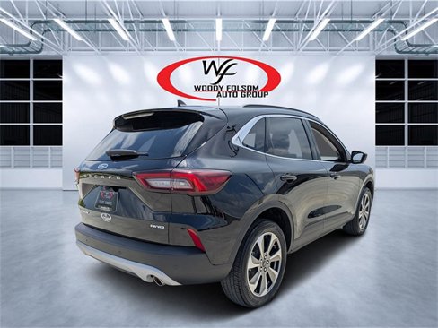 Used 2023 Ford Escape Platinum image 3