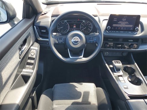 Used 2023 Nissan Rogue SV image 25