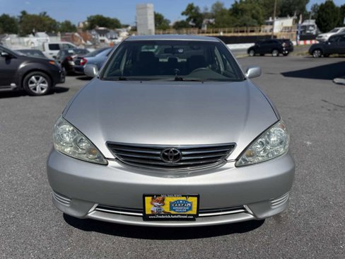 Used 2005 Toyota Camry LE image 2