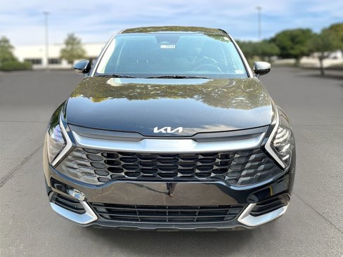 Certified 2024 Kia Sportage LX image 2