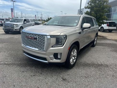 Used 2023 GMC Yukon XL Denali w/ LPO, Floor Liner Package image 3