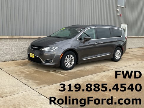 Used 2017 Chrysler Pacifica Touring-L image 1