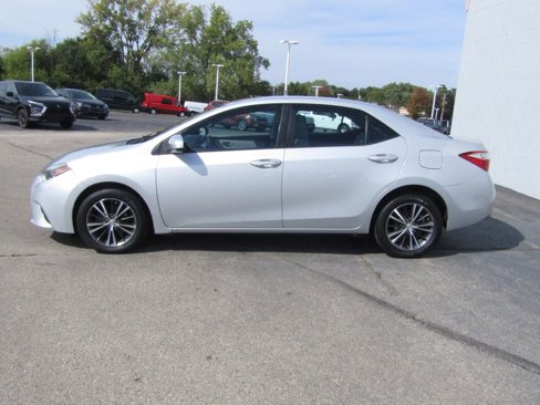 Used 2016 Toyota Corolla LE image 2