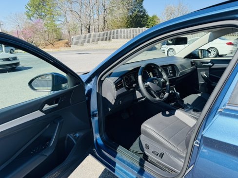 Used 2021 Volkswagen Jetta SE image 11