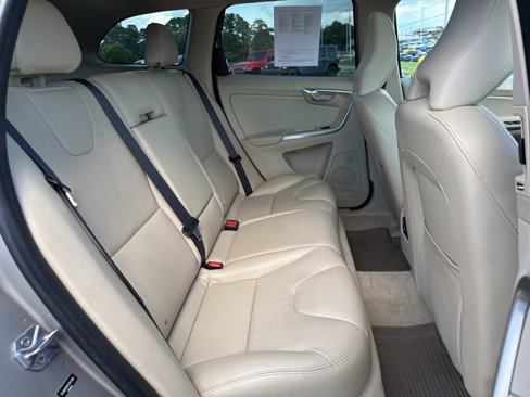 Used 2015 Volvo XC60 T6 w/ Protection Package image 17