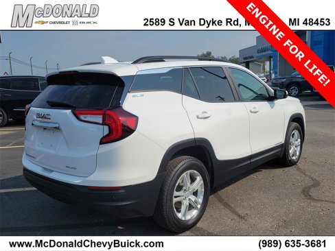 Used 2023 GMC Terrain SLE w/ Driver Convenience Package image 4