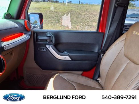 Used 2014 Jeep Wrangler Unlimited Sahara image 28