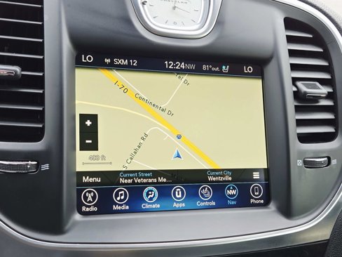 Used 2017 Chrysler 300 C image 29