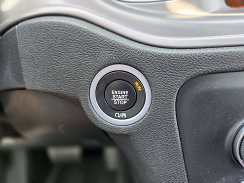 Used 2023 Dodge Charger SXT image 32