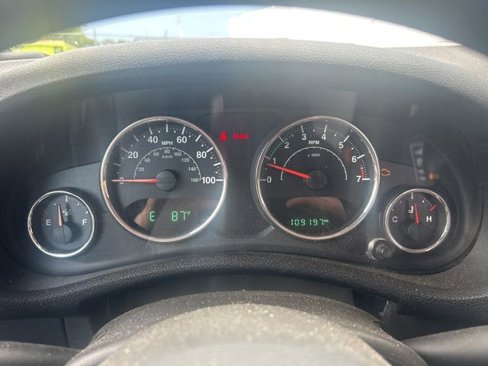 Used 2015 Jeep Wrangler Sport image 14