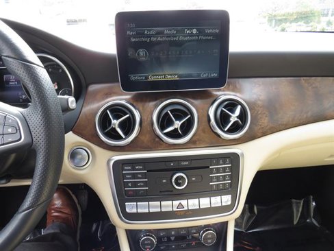 Used 2018 Mercedes-Benz GLA 250 4MATIC image 12