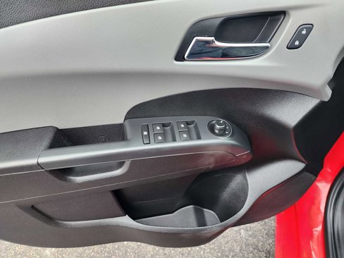 Used 2015 Chevrolet Sonic LT image 11