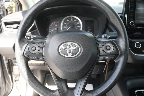 Used 2022 Toyota Corolla LE image 12