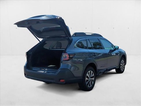 Used 2023 Subaru Outback Premium image 5