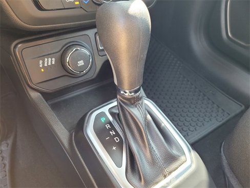 Certified 2023 Jeep Renegade Latitude image 21