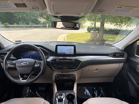 Certified 2021 Ford Escape Titanium image 2