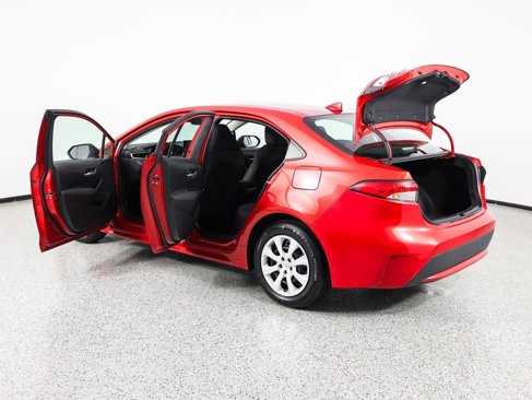 Used 2021 Toyota Corolla LE image 14
