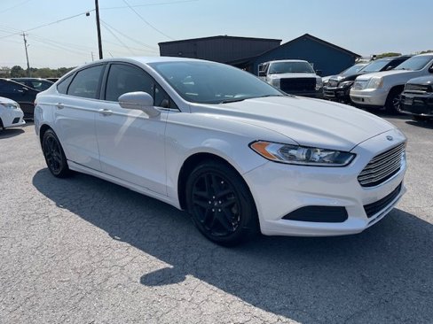 Used 2014 Ford Fusion SE image 3