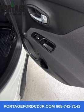 Used 2021 Jeep Renegade Latitude w/ Convenience Group image 37