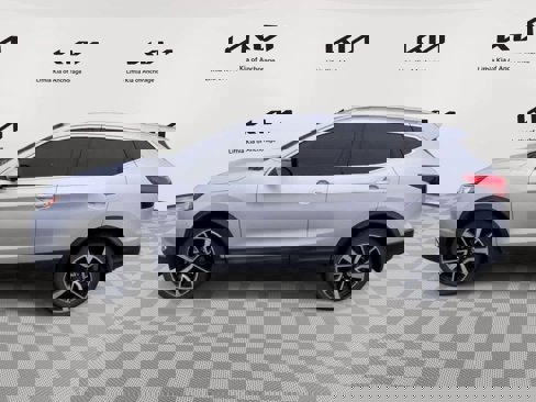 Used 2017 Nissan Rogue Sport SL w/ SL Premium Package image 5