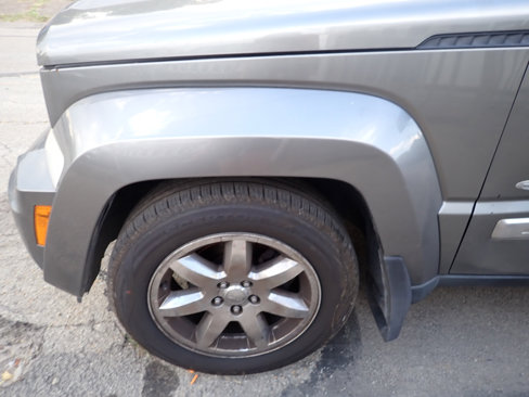 Used 2012 Jeep Liberty Sport image 22