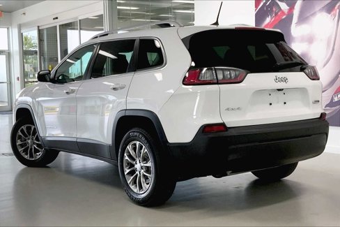 Used 2019 Jeep Cherokee Latitude Plus w/ Cold Weather Group image 4