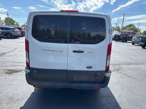 Used 2017 Ford Transit 350 XLT image 4