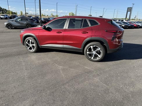 Used 2024 Chevrolet Trax RS w/ Sunroof Package image 7