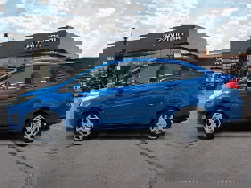 Used 2011 Ford Fiesta S image 2