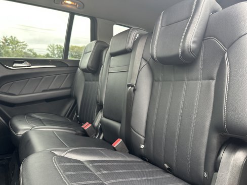 Used 2016 Mercedes-Benz GL 450 4MATIC image 32