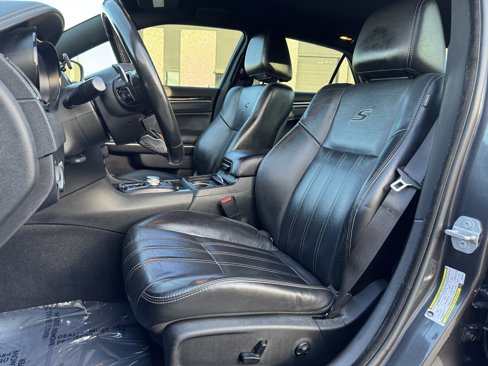 Used 2019 Chrysler 300 S image 12