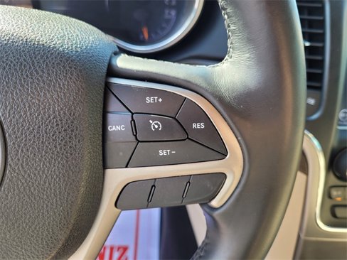 Used 2018 Jeep Grand Cherokee Laredo image 28