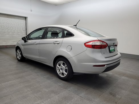 Used 2015 Ford Fiesta SE image 3