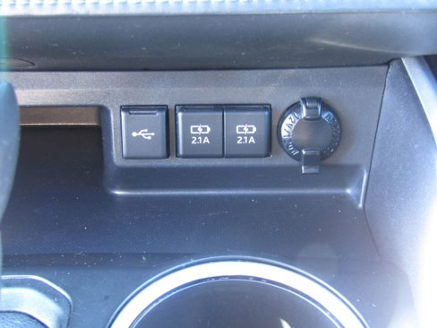 Used 2021 Toyota Highlander XLE image 27