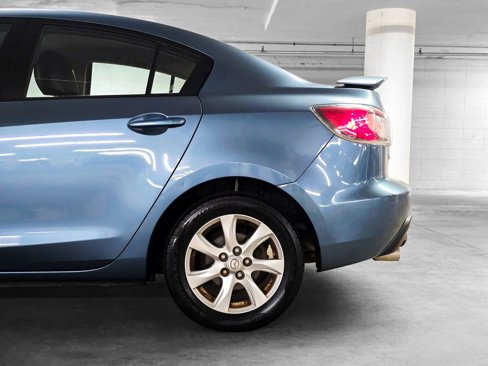 Used 2010 MAZDA MAZDA3 i Touring image 17