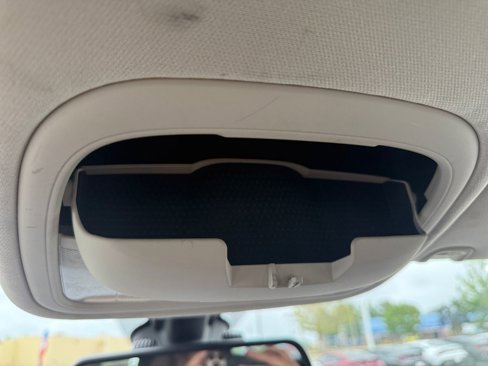 Used 2015 Chrysler 200 Limited image 36