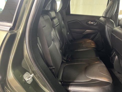 Used 2019 Jeep Cherokee Limited w/ Luxury Group image 19