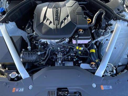 Used 2025 Genesis G70 2.5T image 34