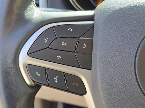 Used 2021 Jeep Grand Cherokee Limited w/ Luxury Group II image 19