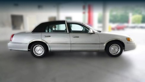 Used 1998 Lincoln Town Car Executive image 7